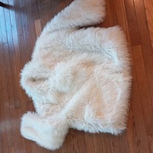 New OMG CUTE REVERSIBLE OVERSIZED FAUX FUR PUFFER, onesize, Akira